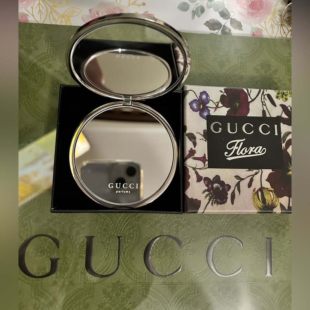 Gucci Flora Silver Floral Compact - Picture 4 of 6